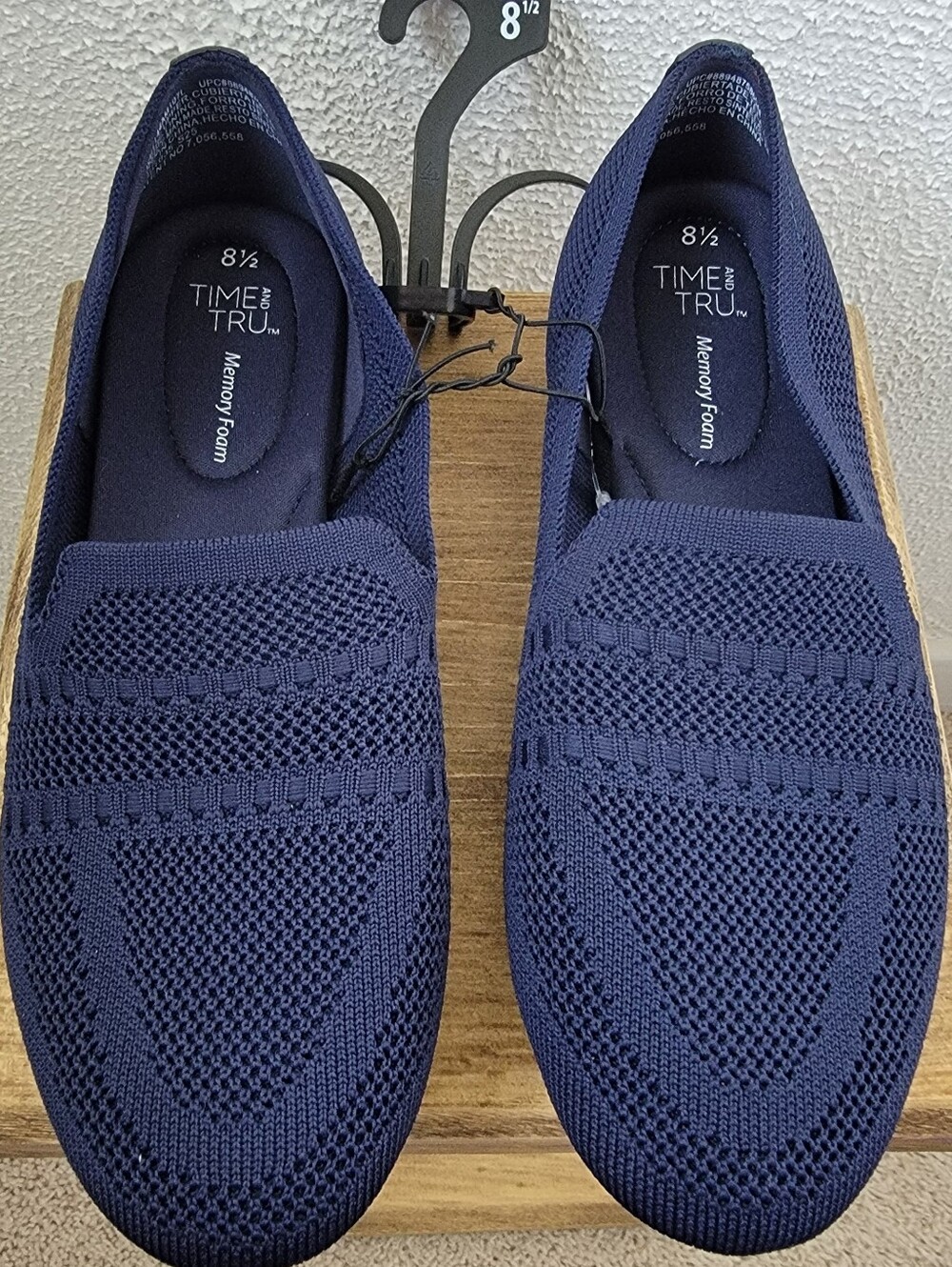 Time & Tru Women’s Size 8.5 Knit Loafers Slip-On Flats Memory Foam Insole, Navy
